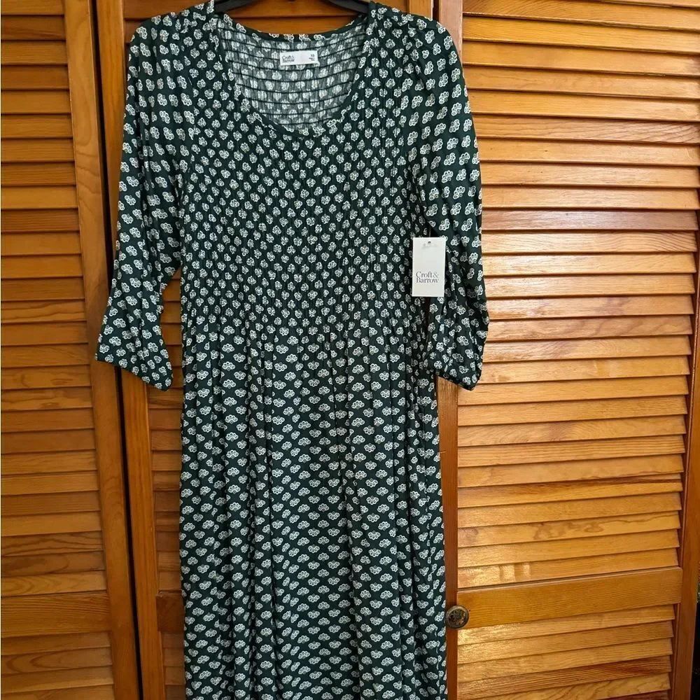 Croft & Barrow Dark Green Floral Blouse NWT Half Elastic Sleeve Pullover Style